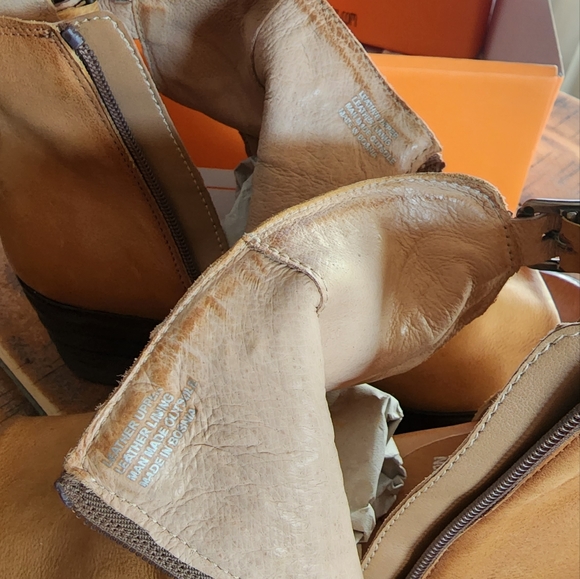 Miz Mooz Leather Platform Wedge supple leather sandle for all day comfort - Picture 4 of 5